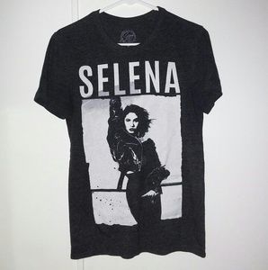 SELENA Q. t-shirt
